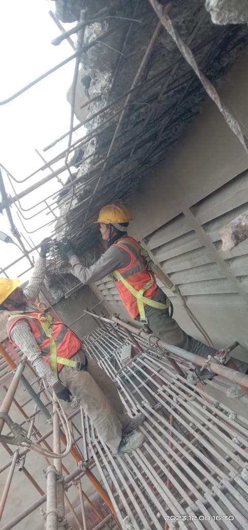 R.P. Pataskar crew executing repair work at height
